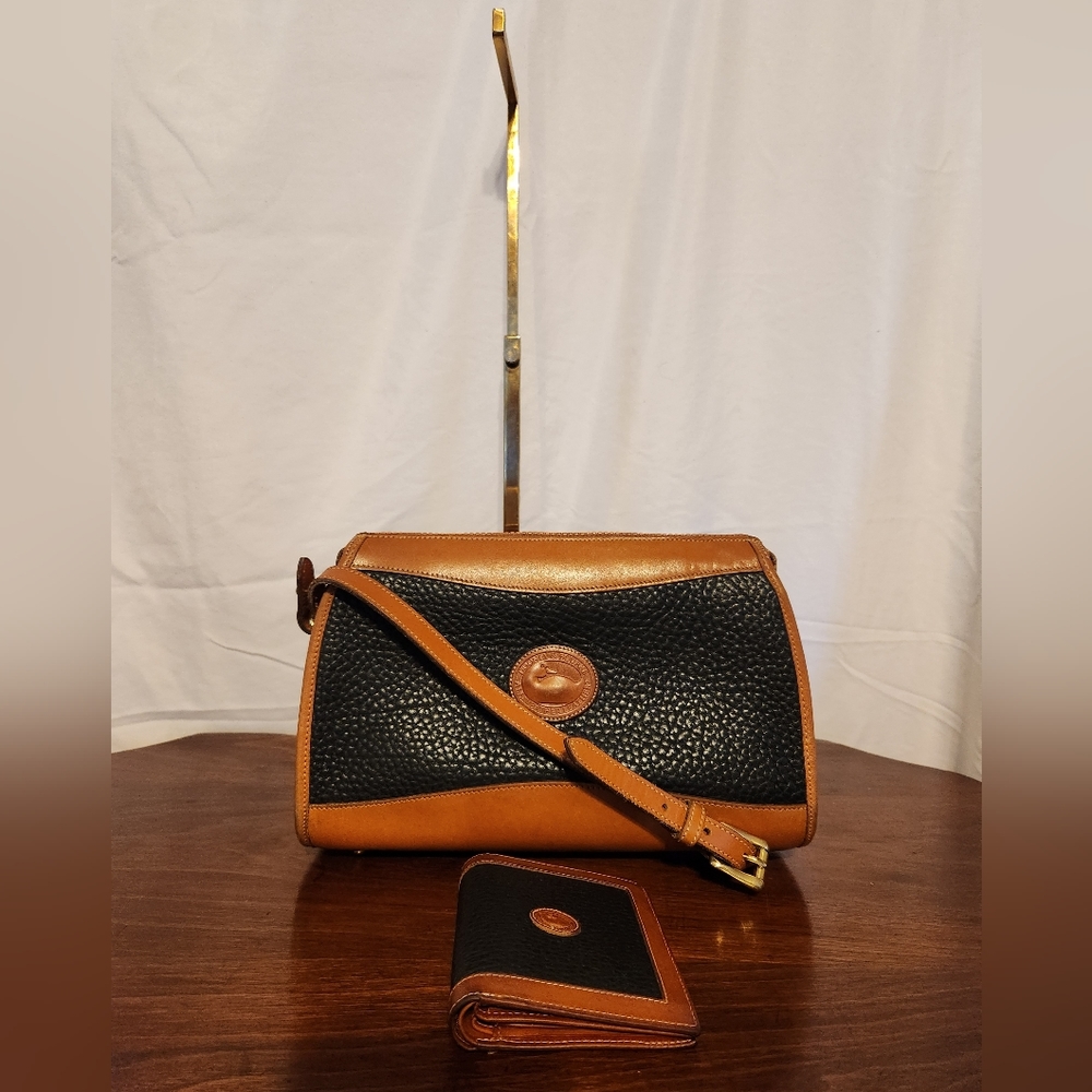 Vintage Set Dooney & Bourke black & tan set